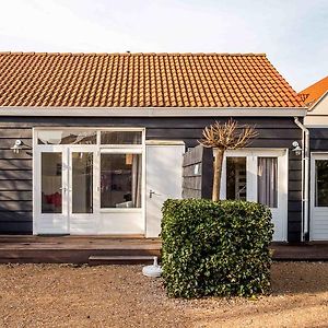 Kamer met Kingsize Bed op de Begane Grond